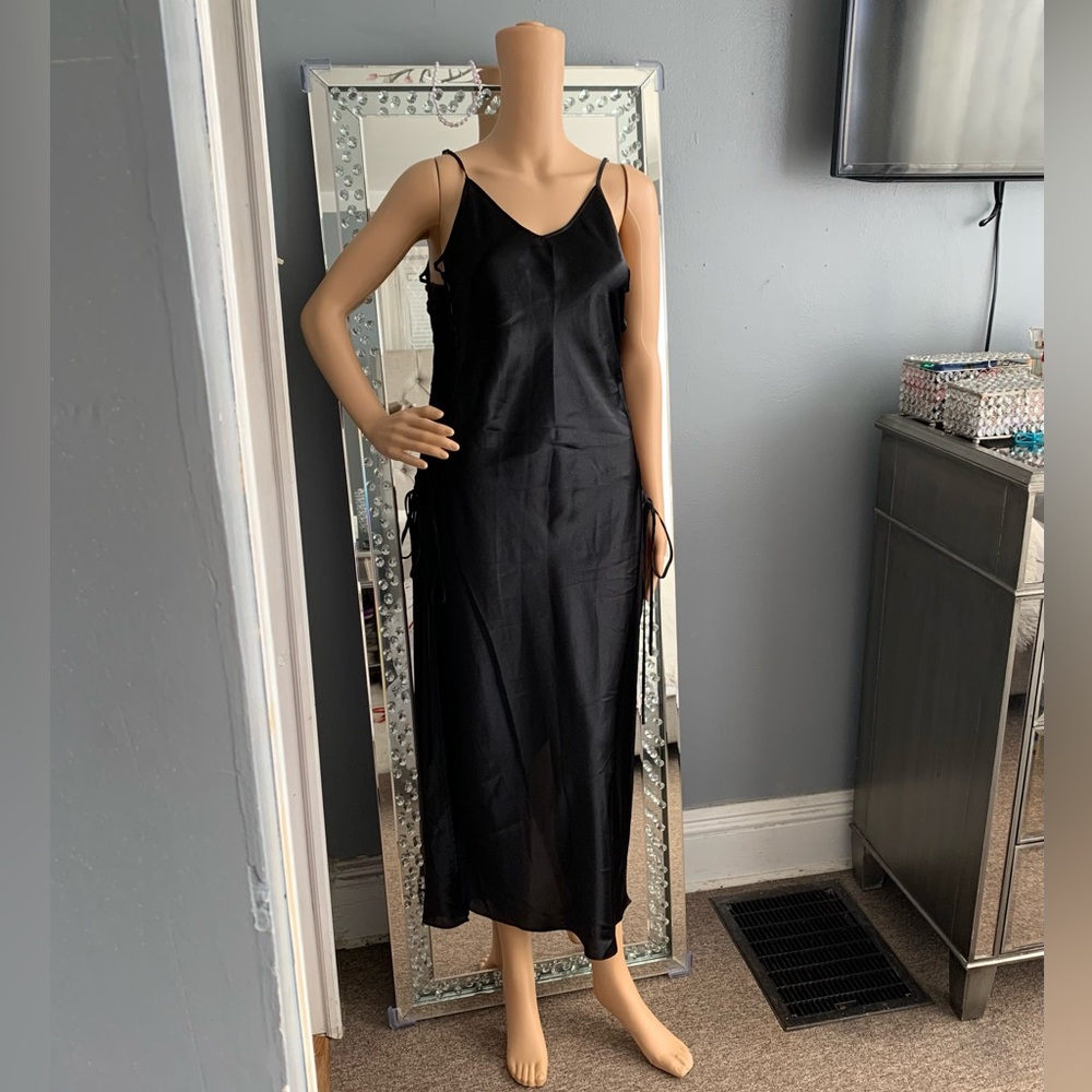 1893.Victoria Secret Maxi Nightgown